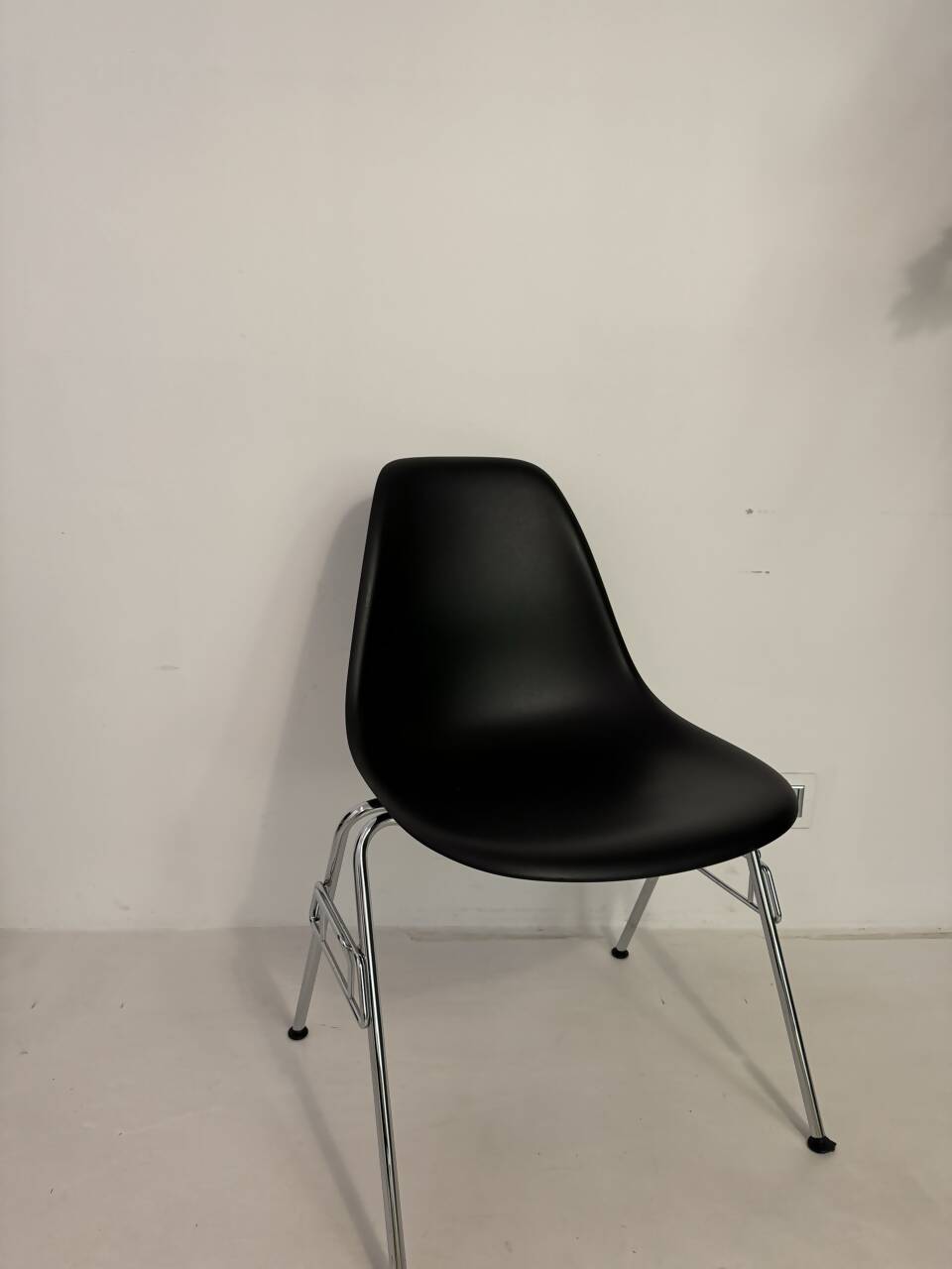 Eames Plastic Side Chair RE DSS-N